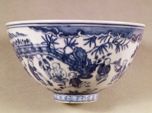 数字のある風景で飾られた青と白のボウル、1450〜1500（磁器）